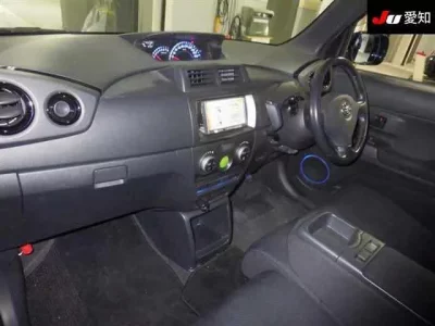Toyota BB  с аукциона в Японии