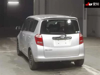 Toyota RACTIS  с аукциона в Японии