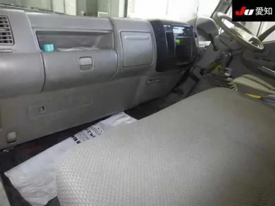 Toyota DYNA  с аукциона в Японии