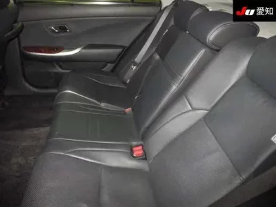 Toyota CROWN  с аукциона в Японии