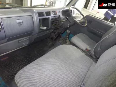 Toyota DYNA  с аукциона в Японии