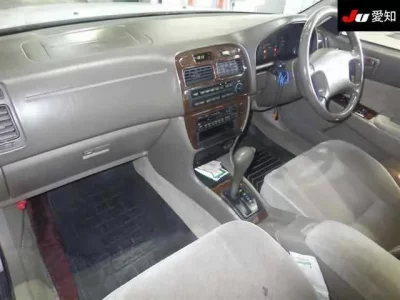 Toyota CAMRY  с аукциона в Японии