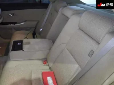 Toyota CROWN  с аукциона в Японии