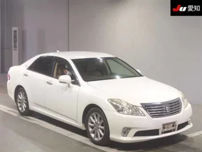 Toyota CROWN  с аукциона в Японии