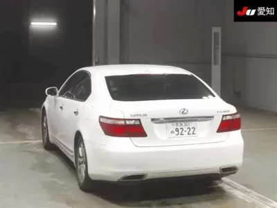 Lexus LS