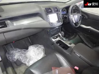 Toyota CROWN  с аукциона в Японии