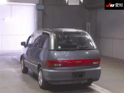 Toyota ESTIMA  с аукциона в Японии