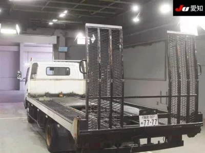 Toyota DYNA  с аукциона в Японии