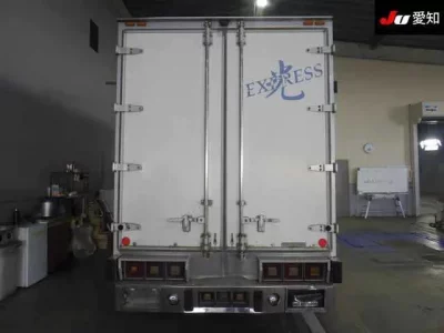 Isuzu ELF  с аукциона в Японии