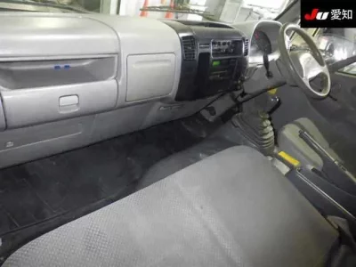 Toyota DYNA  с аукциона в Японии