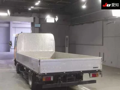 Isuzu ELF  с аукциона в Японии