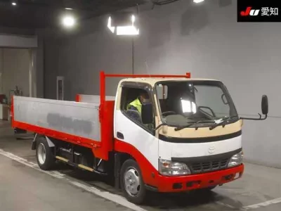Toyota DYNA  с аукциона в Японии