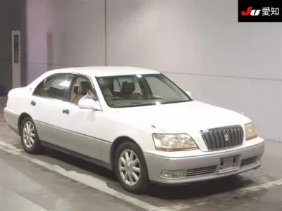 Toyota CROWN  с аукциона в Японии