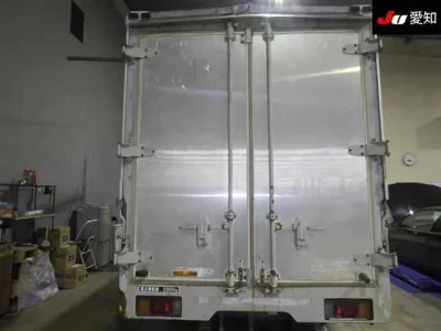 Isuzu ELF  с аукциона в Японии