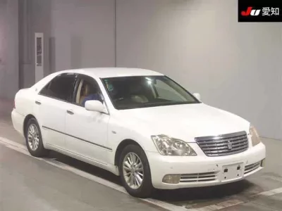 Toyota CROWN  с аукциона в Японии