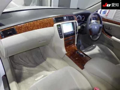 Toyota CROWN  с аукциона в Японии