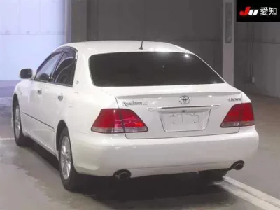 Toyota CROWN  с аукциона в Японии