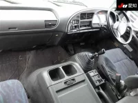 Isuzu FORWARD лот № 8520 оценка 3.5  с аукциона в Японии 2