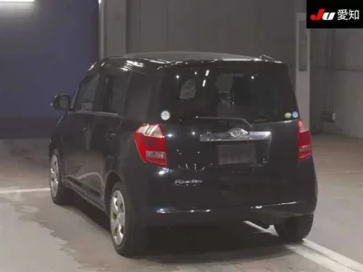 Toyota RACTIS  с аукциона в Японии