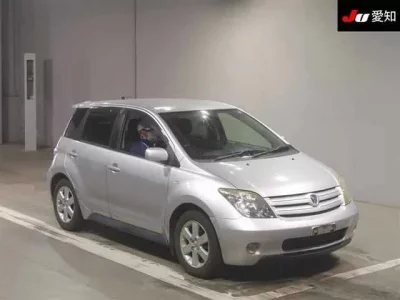 Toyota IST  с аукциона в Японии