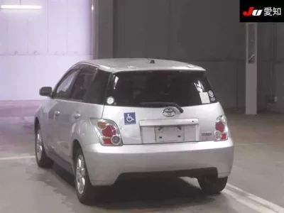 Toyota IST  с аукциона в Японии