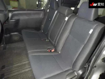 Toyota NOAH  с аукциона в Японии