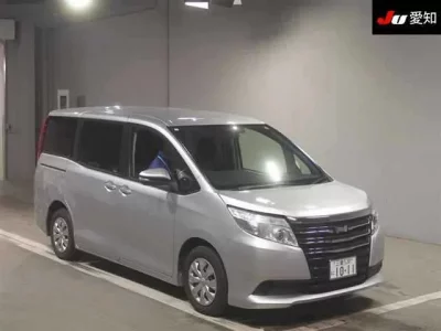 Toyota NOAH  с аукциона в Японии