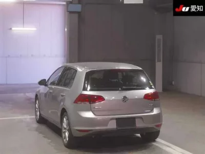 Volkswagen GOLF  с аукциона в Японии