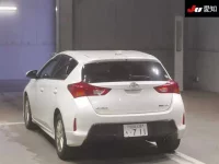 Toyota AURIS лот № 30767 оценка 3.5  с аукциона в Японии 1