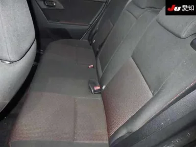 Toyota AURIS  с аукциона в Японии