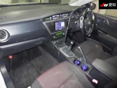 Toyota AURIS  с аукциона в Японии