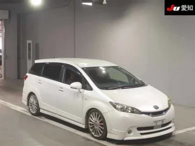 Toyota WISH  с аукциона в Японии