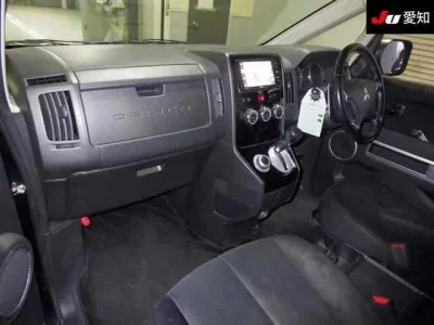 Mitsubishi DELICA D5