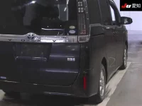 Toyota VOXY лот № 30891 оценка 3  с аукциона в Японии 7