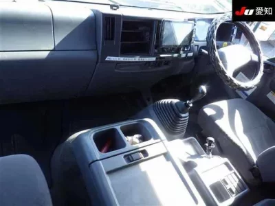 Isuzu FORWARD  с аукциона в Японии