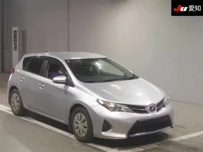 Toyota AURIS  с аукциона в Японии