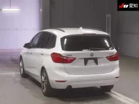 BMW 2-Series лот № 30833 оценка 3.5  с аукциона в Японии 1