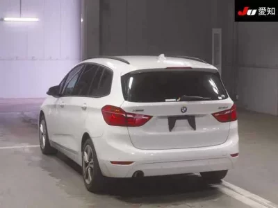 BMW 2-Series  с аукциона в Японии
