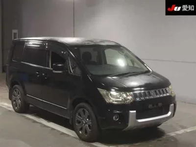 Mitsubishi DELICA D5  с аукциона в Японии