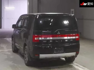 Mitsubishi DELICA D5  с аукциона в Японии