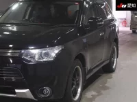 Mitsubishi OUTLANDER PHEV лот № 30847 оценка 3.5  с аукциона в Японии 6