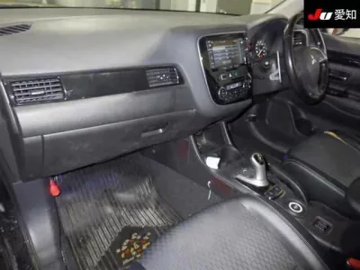 Mitsubishi OUTLANDER PHEV  с аукциона в Японии