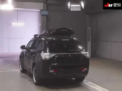 Mitsubishi OUTLANDER PHEV  с аукциона в Японии