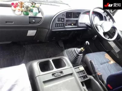 Isuzu FORWARD  с аукциона в Японии