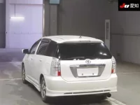 Toyota WISH лот № 30979 оценка 3.5  с аукциона в Японии 1