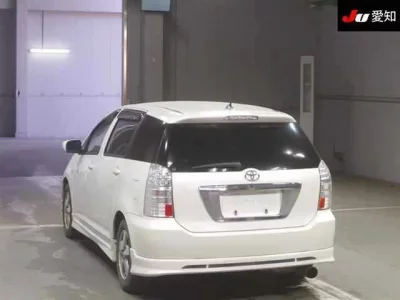 Toyota WISH  с аукциона в Японии