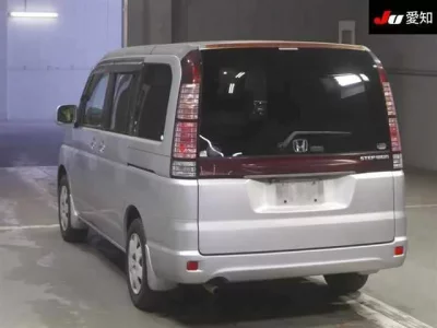 Honda STEP WAGON  с аукциона в Японии