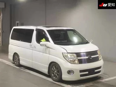 Nissan ELGRAND  с аукциона в Японии