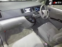 Toyota ISIS лот № 31014 оценка 3.5  с аукциона в Японии 2