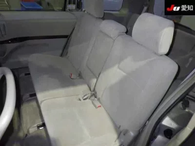 Toyota ISIS  с аукциона в Японии